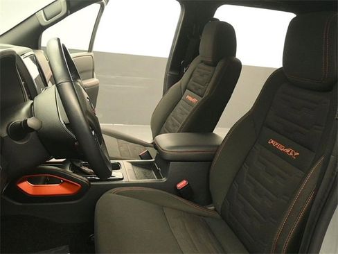 Used 2022 Nissan Frontier PRO-4X image 12