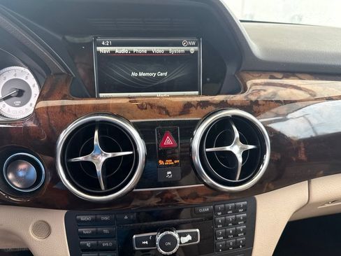 Used 2015 Mercedes-Benz GLK 350 2WD image 4