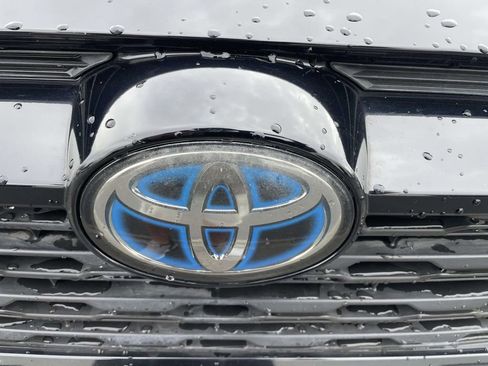 Used 2019 Toyota RAV4 XLE image 17