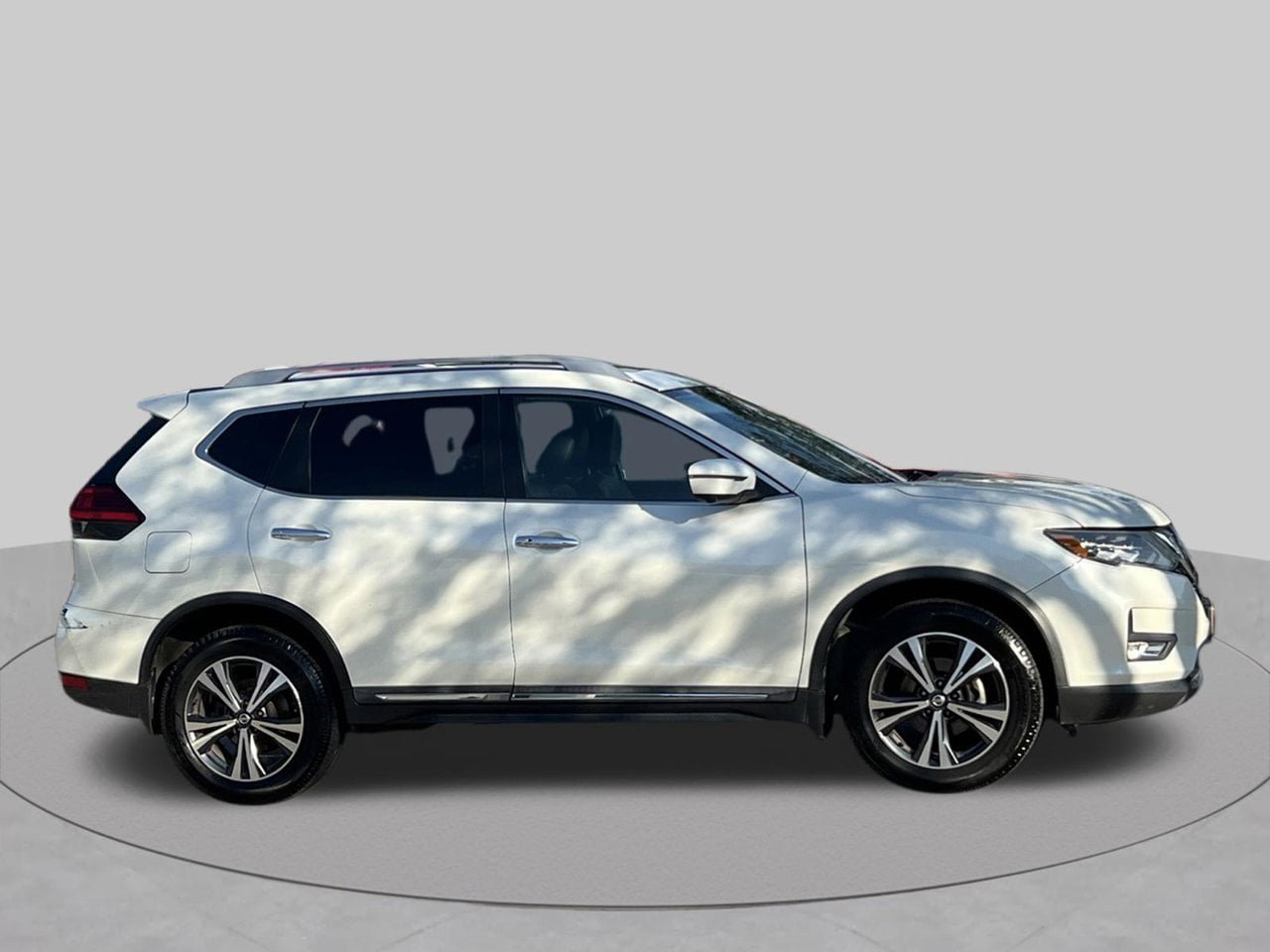 Used 2017 Nissan Rogue SL w/ SL Premium Package AWD/4WD image 6