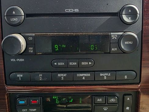 Used 2005 Ford F350 Lariat image 16