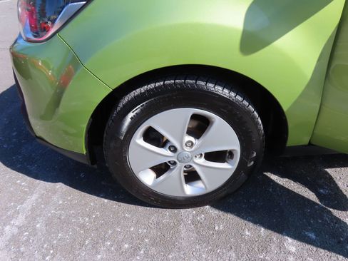 Used 2016 Kia Soul FWD image 10