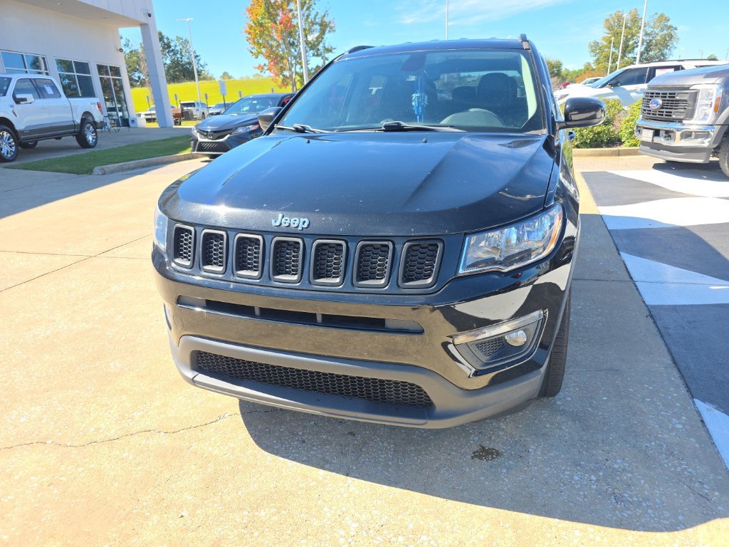 Used 2019 Jeep Compass Latitude w/ Popular Equipment Group FWD image 4