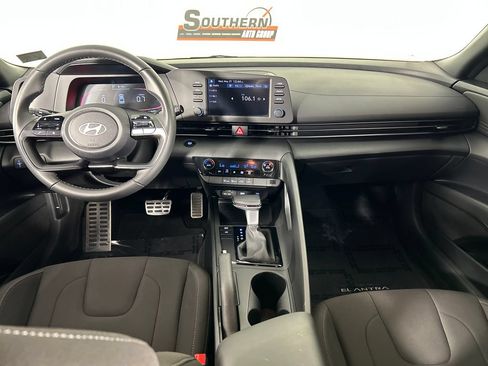 Certified 2025 Hyundai Elantra Sport FWD image 18