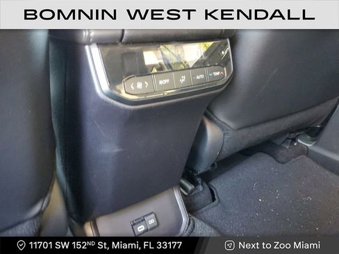 Used 2024 Toyota Highlander LE image 16