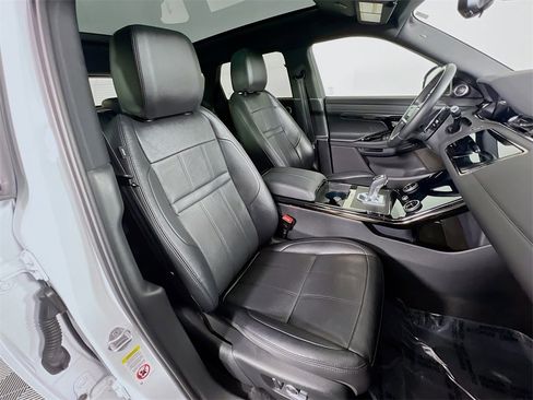 Used 2022 Land Rover Range Rover Evoque R-Dynamic SE image 30