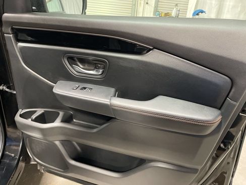 Used 2025 Honda Pilot TrailSport image 10