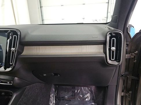 Used 2020 Volvo XC40 T5 Inscription w/ Protection Package AWD/4WD image 40