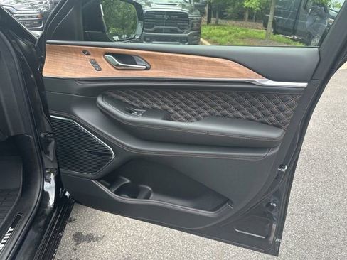 New 2026 Jeep Grand Cherokee Summit AWD/4WD image 14