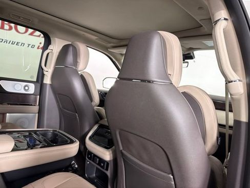 Used 2022 Lincoln Navigator Reserve AWD/4WD image 19