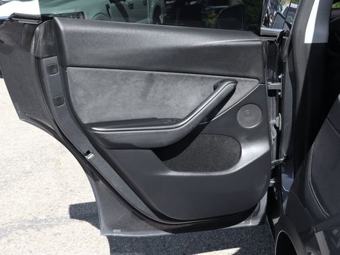 Used 2023 Tesla Model Y Long Range image 34