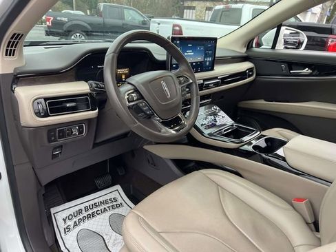 Certified 2022 Lincoln Nautilus Reserve image 11