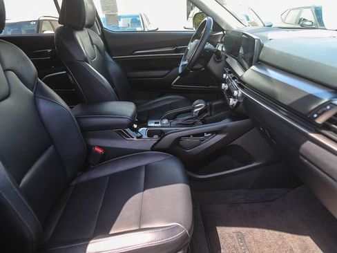 Certified 2024 Kia Telluride LX FWD image 17