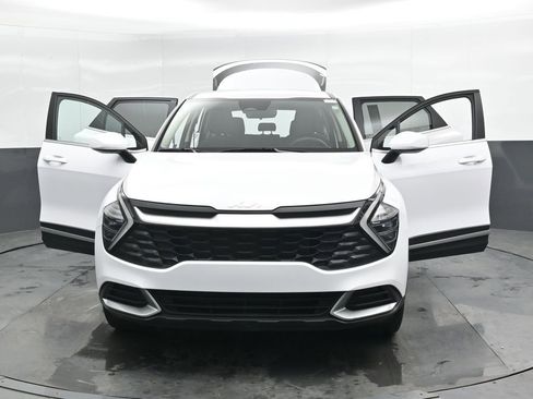 Used 2025 Kia Sportage LX AWD/4WD image 49