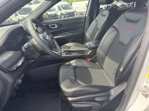Certified 2025 Jeep Compass Trailhawk AWD/4WD image 21