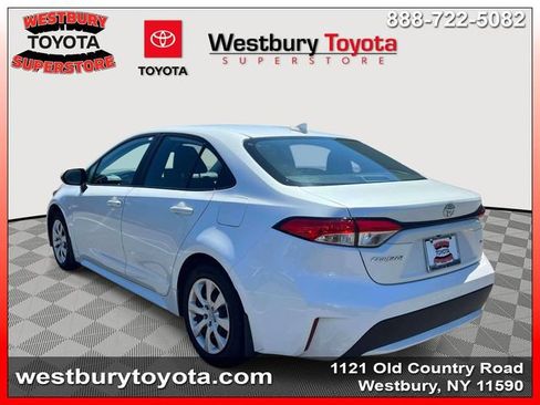Used 2022 Toyota Corolla LE FWD image 9