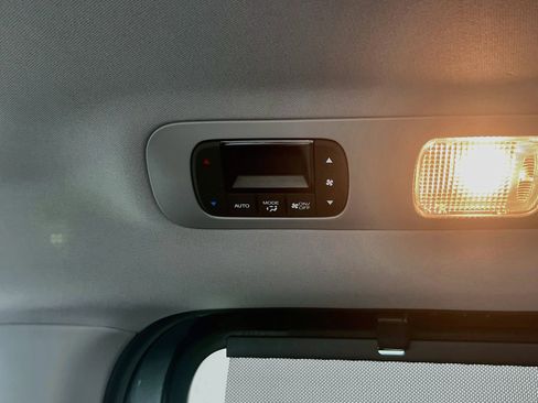 Used 2023 Honda Odyssey EX-L image 25