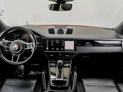 Used 2021 Porsche Cayenne image 17
