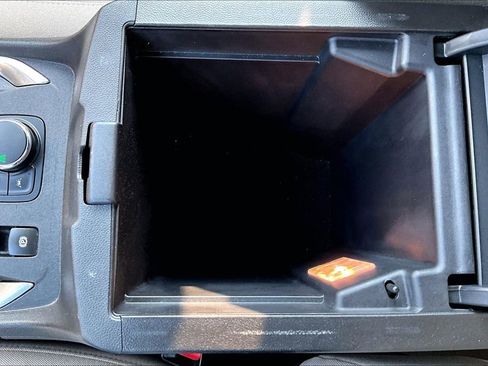 Used 2022 Chevrolet Traverse LT image 34