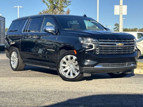 Used 2024 Chevrolet Suburban Premier w/ Advanced Technology Package image 2