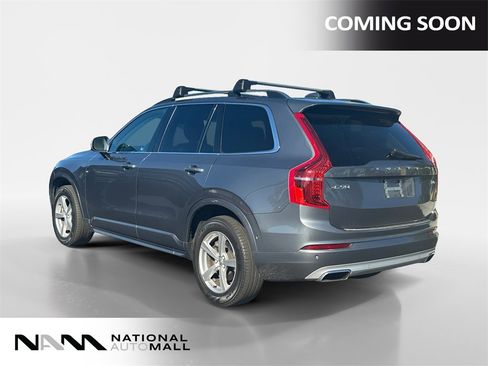 Used 2017 Volvo XC90 T5 Momentum w/ Vision Package image 3