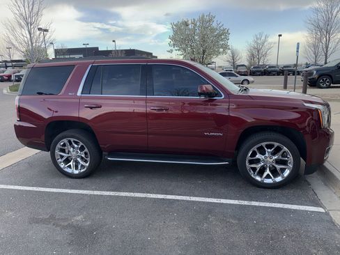 Used 2019 GMC Yukon SLT image 2