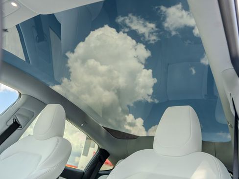 Used 2026 Tesla Model Y AWD image 16