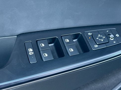 Used 2025 Kia EV6 Light image 13