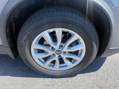 Used 2017 Nissan Rogue SV AWD/4WD image 30