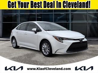 Used 2020 Toyota Corolla LE image 1