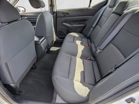 Used 2025 Nissan Altima 2.5 SV image 18