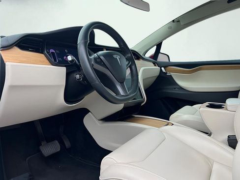 Used 2018 Tesla Model X 100D AWD/4WD image 2