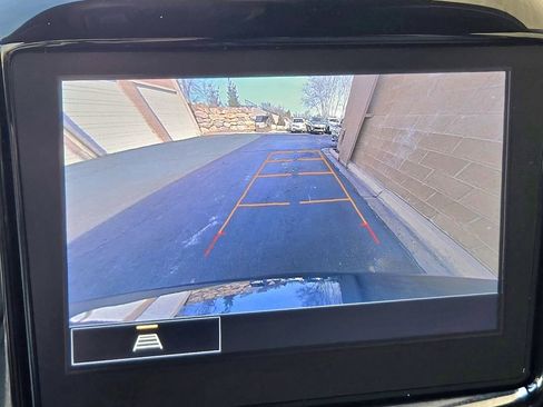 Used 2023 Chevrolet Traverse LT image 30