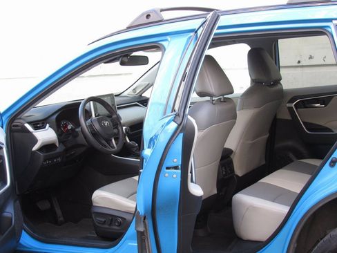 Certified 2021 Toyota RAV4 XLE Premium image 13