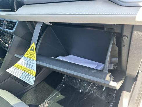 New 2026 Volkswagen Taos SE image 33