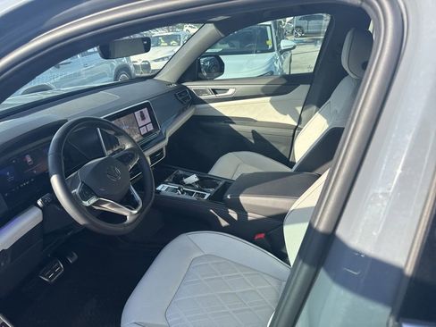 Certified 2025 Volkswagen Atlas Cross Sport SEL Premium R-Line image 19