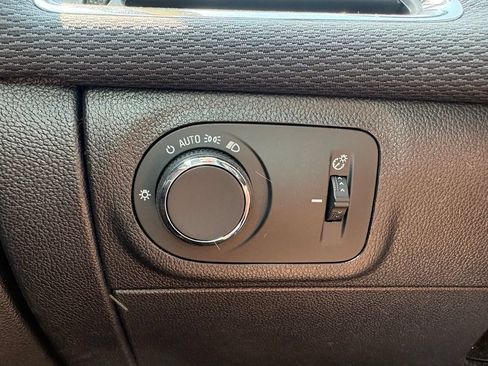 Used 2018 Chevrolet Cruze LT w/ Convenience Package FWD image 15