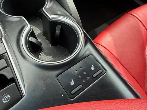Used 2018 Toyota Camry XSE FWD image 32
