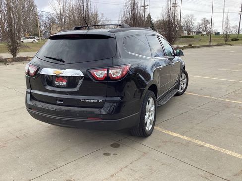 Used 2016 Chevrolet Traverse LT w/ Style and Technology Package FWD image 5