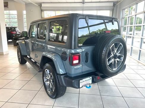 Certified 2024 Jeep Wrangler Unlimited w/ Convenience Group AWD/4WD image 6