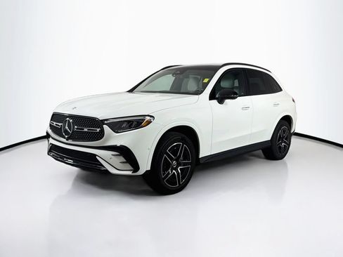 Used 2023 Mercedes-Benz GLC 300 4MATIC image 3