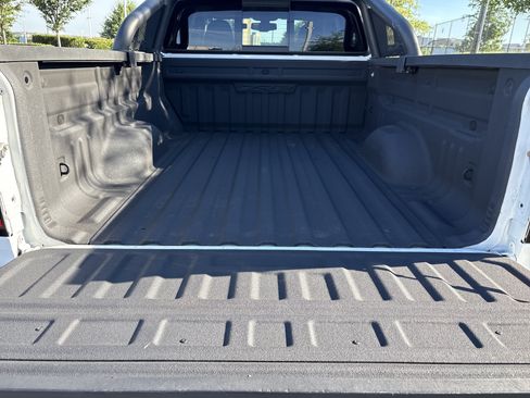 Used 2017 Chevrolet Colorado ZR2 w/ LPO, Premium Interior Package AWD/4WD image 33