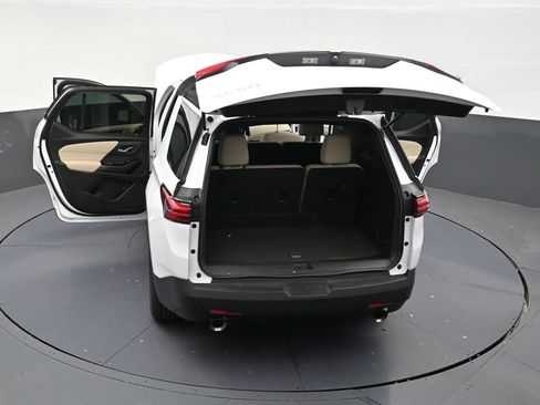 Used 2023 Chevrolet Traverse LS FWD image 32