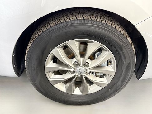 Used 2019 Kia Sedona L FWD image 29
