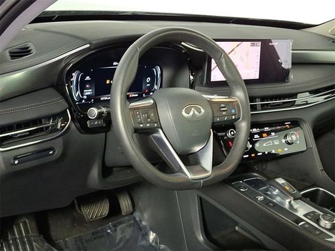 Certified 2025 INFINITI QX60 Luxe image 16