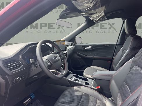 Used 2024 Ford Escape ST-Line w/ Tech Pack #1 image 9
