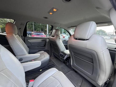 Used 2017 Chevrolet Traverse Premier FWD image 11