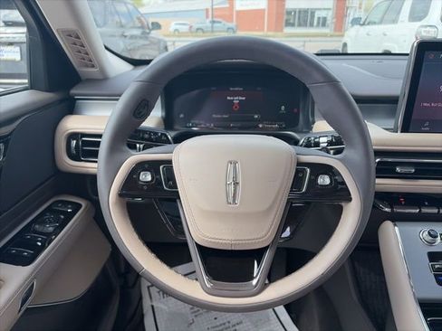 Used 2024 Lincoln Aviator 2WD w/ Premium Package image 15