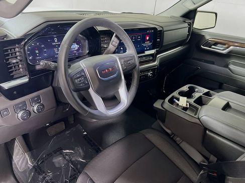 Used 2024 GMC Sierra 1500 Elevation AWD/4WD image 9