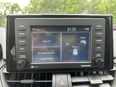 Used 2020 Toyota RAV4 LE AWD/4WD image 17